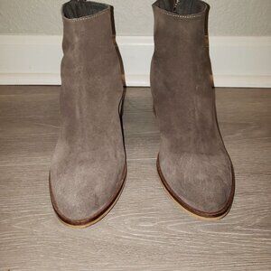 Steve Madden Style Legally Suede Bootie Size 9 Back Zip Minimal wear